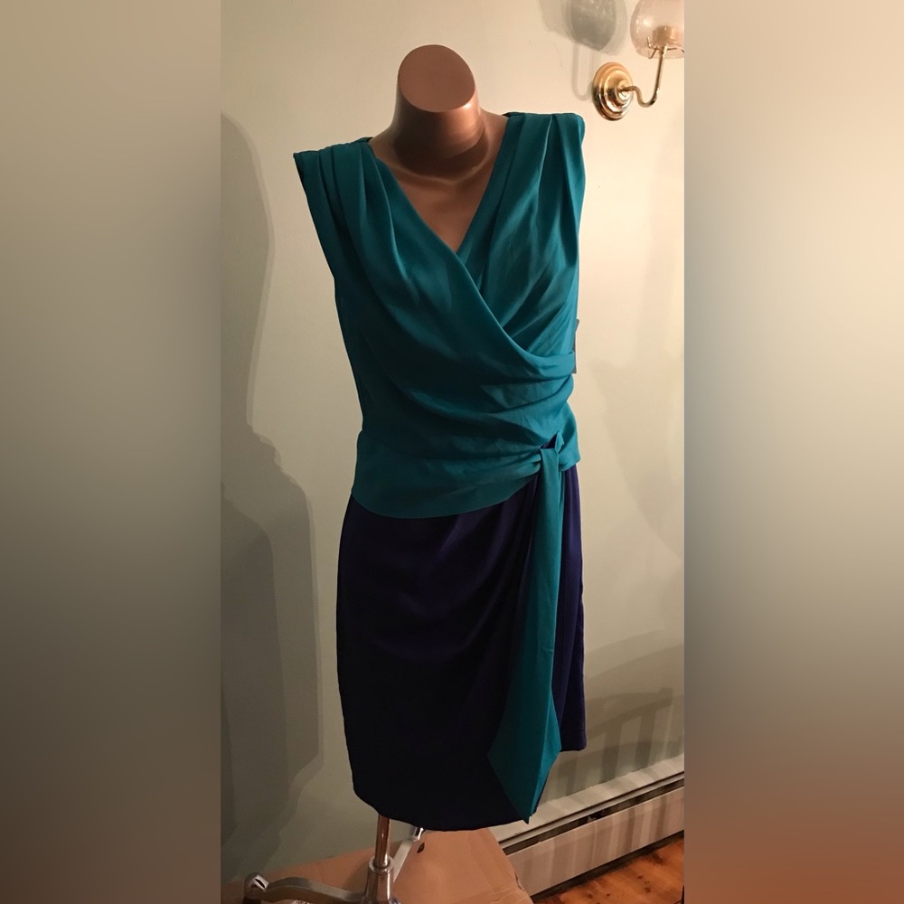 SAKS FIFTH AVENUE sz 6 NWT beautiful two tone dress